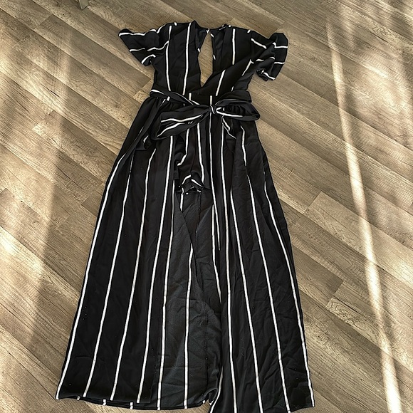 Stripe jumpsuit with front slit & built in shorts - Picture 1 of 1
